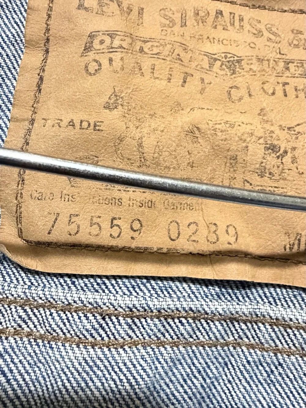 Vintage Levi’s Denim Trucker Jacket Blanket Lined Tan Collar USA Medium 75590239